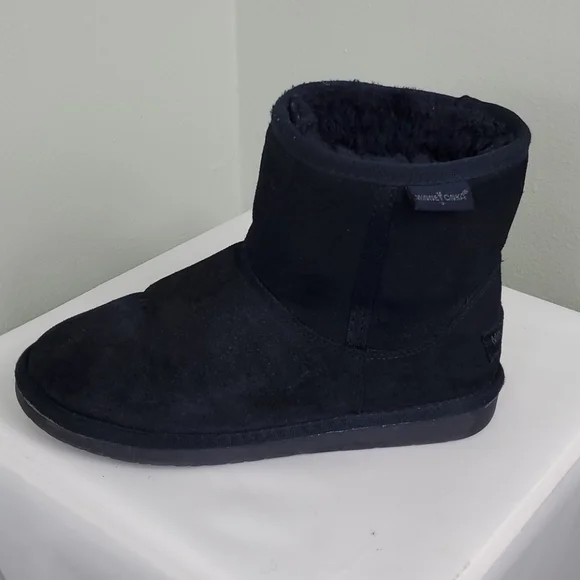 Minnetonka Dark Navy Blue Short Boot Size 6 - Picture 3 of 8